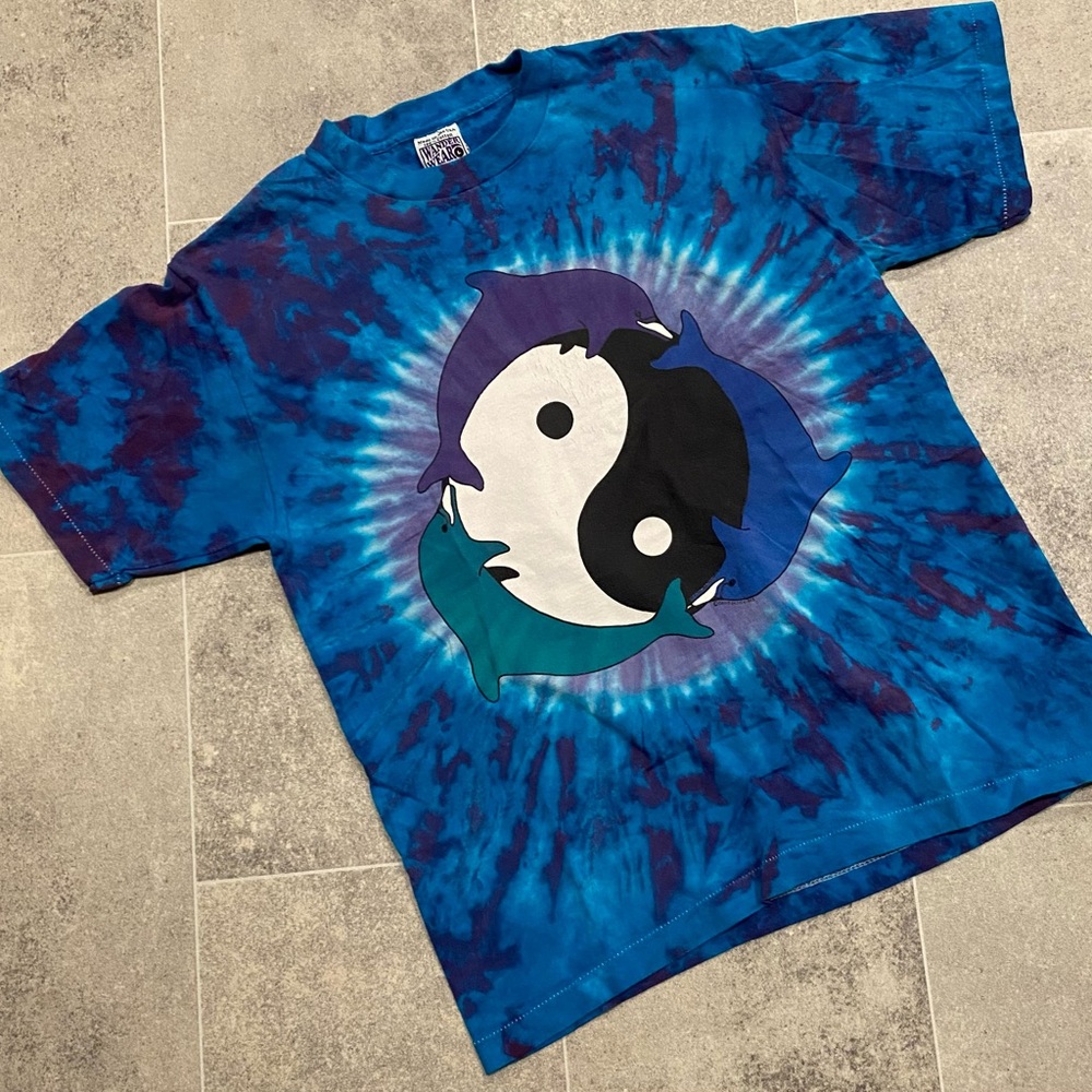Vintage 90s Dolphin Ying Yang tye dye tshirt